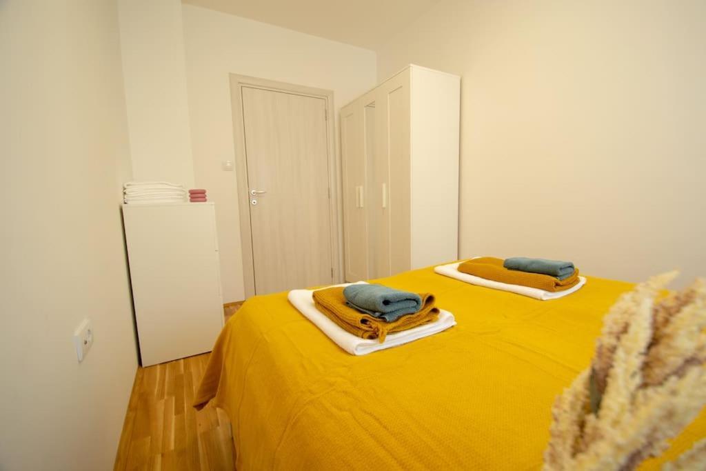 White Fields-Central 2-Bdrm Apartment With Parking Novi Sad Buitenkant foto
