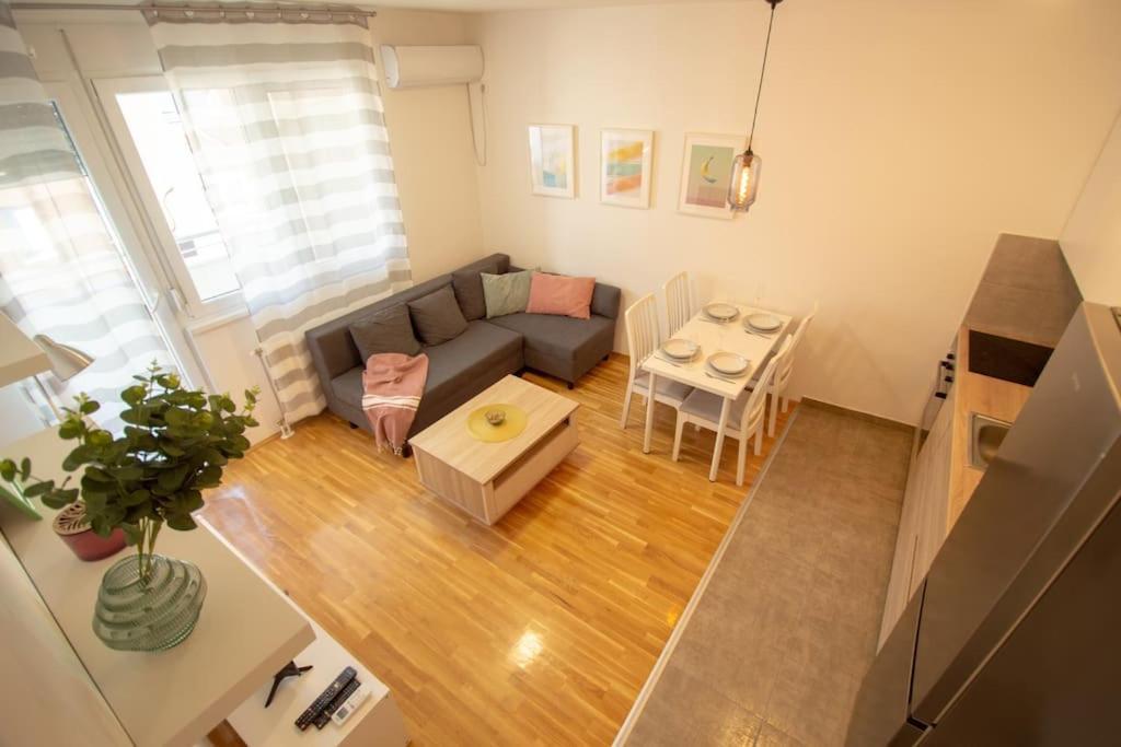 White Fields-Central 2-Bdrm Apartment With Parking Novi Sad Buitenkant foto